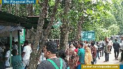 ঈদের টানা ছুটিতে শ্রীমঙ্গলে পর্যটকের ঢল