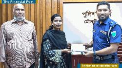 বরমচাল চা-বাগানের মেধাবী ছাত্রী ইতিকে পুলিশের সংবর্ধনা ও আর্থিক পুরস্কার