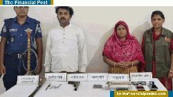রূপসায় অস্ত্র ও মাদকসহ সোহাগের সহযোগী ও স্ত্রী গ্রেপ্তার