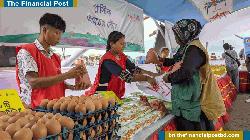 কক্সবাজারে প্রকৃতি রক্ষায় প্লাস্টিকের বিনিময়ে খাদ্য