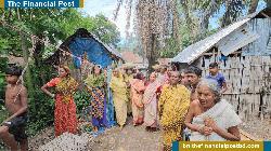 মান্দায় বেড়িবাঁধ ভেঙে প্লাবিত লোকালয়, ত্রাণ পেলেন ২৫ পরিবার