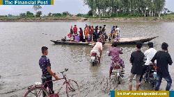 ঝুঁকিপূর্ণ নৌপথে ৪০ গ্রামবাসীর পারাপার, হাজির ঘাটে ব্রিজ দাবি