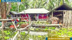টানা চার মাসের বেশি জলাবদ্ধতায় চরম সংকট দুর্গোৎসবের আনন্দ নেই ভবদহবাসীর