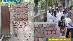 প্রবাসীর দেয়ালে অবরুদ্ধ গৌরনদীর ২০ পরিবার