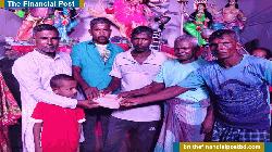 শারদীয় দূর্গাপূজা উপলক্ষে রংপুরে জাপা নেতার পূজা উপহার বিতরণ