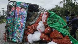 নবীগঞ্জে ট্রাক-পিকআপ ভ্যানের সংঘর্ষে নিহত-১ 