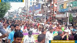 ভালুকায় বকেয়া বেতনের দাবীতে মহাসড়কে শ্রমিকদের বিক্ষোভ