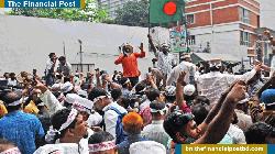 এমপিওভুক্ত শিক্ষাপ্রতিষ্ঠানে ক্লাস-পরীক্ষা বন্ধ, শহীদ মিনারে শিক্ষকদের অবস্থান