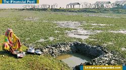 গর্তের পানি-ই শেষ ভরসা; মিষ্টি পানির সংকটে চর আতাউরের বাসিন্দারা 