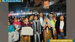 কলাপাড়ায় কম্বল পেয়ে খুশি আদিবাসী রাখাইন সম্প্রদায়