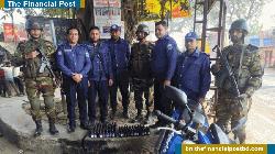 সেনা চেকপোস্টে ফেনসিডিল ও মোটরবাইক ফেলে পালাল মাদক ব্যবসায়ী
