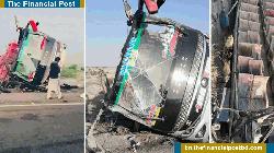 পাকিস্তানে সড়ক দুর্ঘটনায় প্রাণ গেল ২৪ জনের