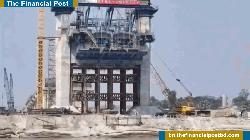 পায়রা বন্দরের ফোর লেন সেতুর সাটার ভেঙ্গে নিহত ১, আহত ১০ 