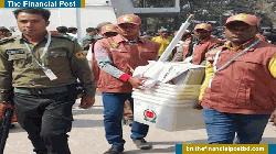 জয়পুরহাটে ভোট কেন্দ্রে নির্বাচনের সরঞ্জাম বিতরণ