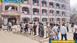 গাজীপুরে উৎসবমুখর পরিবেশে চলছে ভোটগ্রহণ 