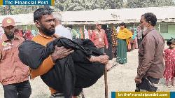 নাতির কোলে চড়ে ভোটকেন্দ্রে নব্বই বছরের বৃদ্ধা