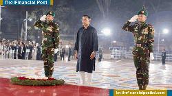 ভাষা শহীদদের শ্রদ্ধা জানাতে শহীদ মিনারে পুষ্পস্তবক অর্পণ