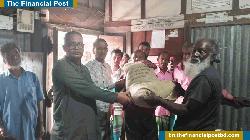 টঙ্গীবাড়ীতে ২০০ জেলে পরিবার পেল ভিজিএফ চাউল