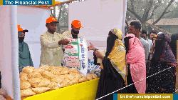 বিক্রমপুরে ১০ টাকায় ইফতার সামগ্রী পেলো ৫০০ পরিবার