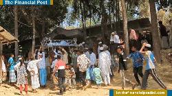 হাতকড়া নিয়ে মা-বাবার জানাজায় ২ ভাই, উভয়সংকটে পুলিশ-সাংবাদিক