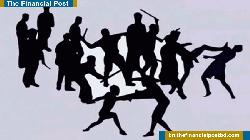 ৪ গ্রামবাসীর তুমুল সংঘর্ষে পুলিশসহ আহত শতাধিক