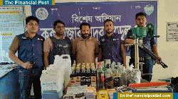 নকল বিদেশি মদের কারখানা উন্মোচন, গ্রেপ্তার ১