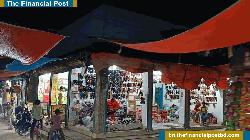 সরকারি নির্দেশনা অমান্য: নাজিরপুরে রাতেও চলছে বেচাকেনা