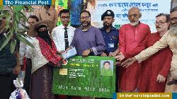 পিরোজপুরে কৃষকদের মাঝে প্রধানমন্ত্রীর কৃষক কার্ড বিতরণ