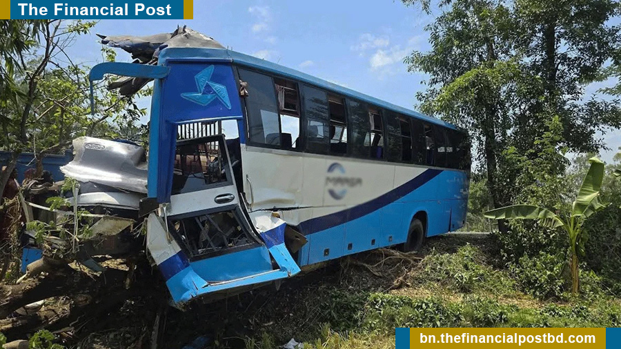 লোহাগাড়ায় দুই বাসের সংঘর্ষে নিহত ৪