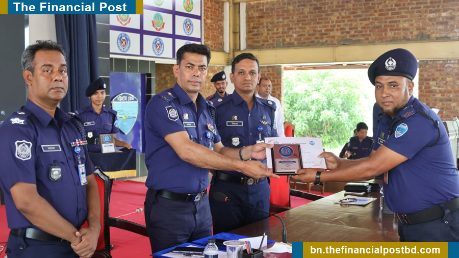 চট্টগ্রাম জেলার শ্রেষ্ঠ মাদক উদ্ধারকারী হলেন বাঁশখালী থানার এসআই জামাল হোসেন