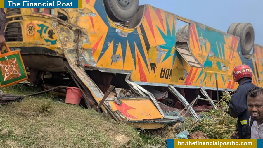 ব্রাহ্মণবাড়িয়ায় বাস খাদে পড়ে নিহত ৪