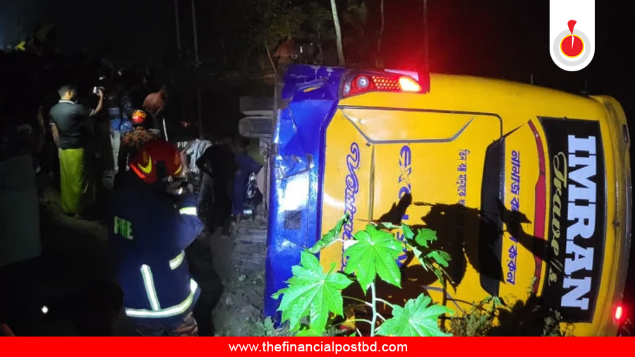 পটুয়াখালীতে বাস ও অটোরিকশার মুখোমুখি সংঘর্ষে নিহত ৪