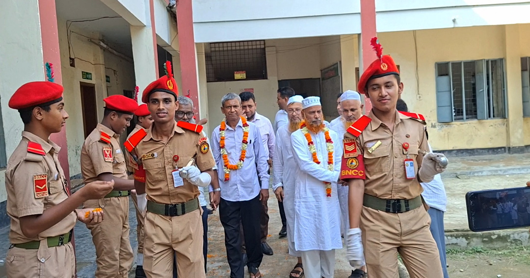 বিদায়ী দুই শিক্ষক