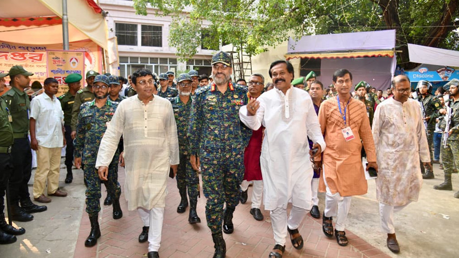 ঢাকেশ্বরী মন্দিরে পূজা কমিটির আয়োজনে পূজামণ্ডপ পরিদর্শনকাল 
