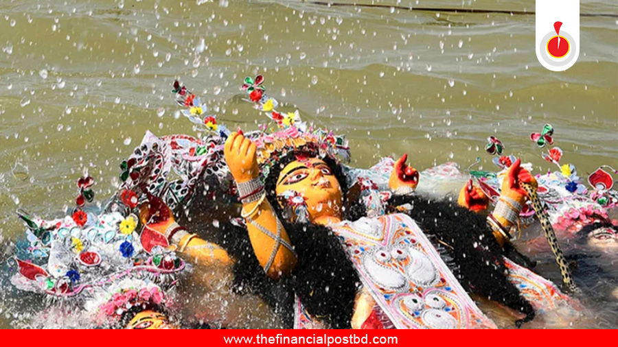 রাজধানীর ৩৩ স্থানে প্রতিমা বিসর্জন, নিরাপত্তায় ১৬ হাজারের বেশি পুলিশ