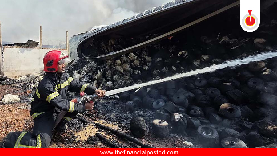 সাড়ে ৩ ঘণ্টায় গাজীপুরে গুদামের আগুন নিয়ন্ত্রণে